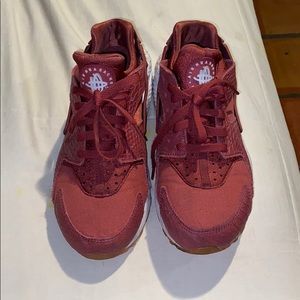 huaraches maroons color